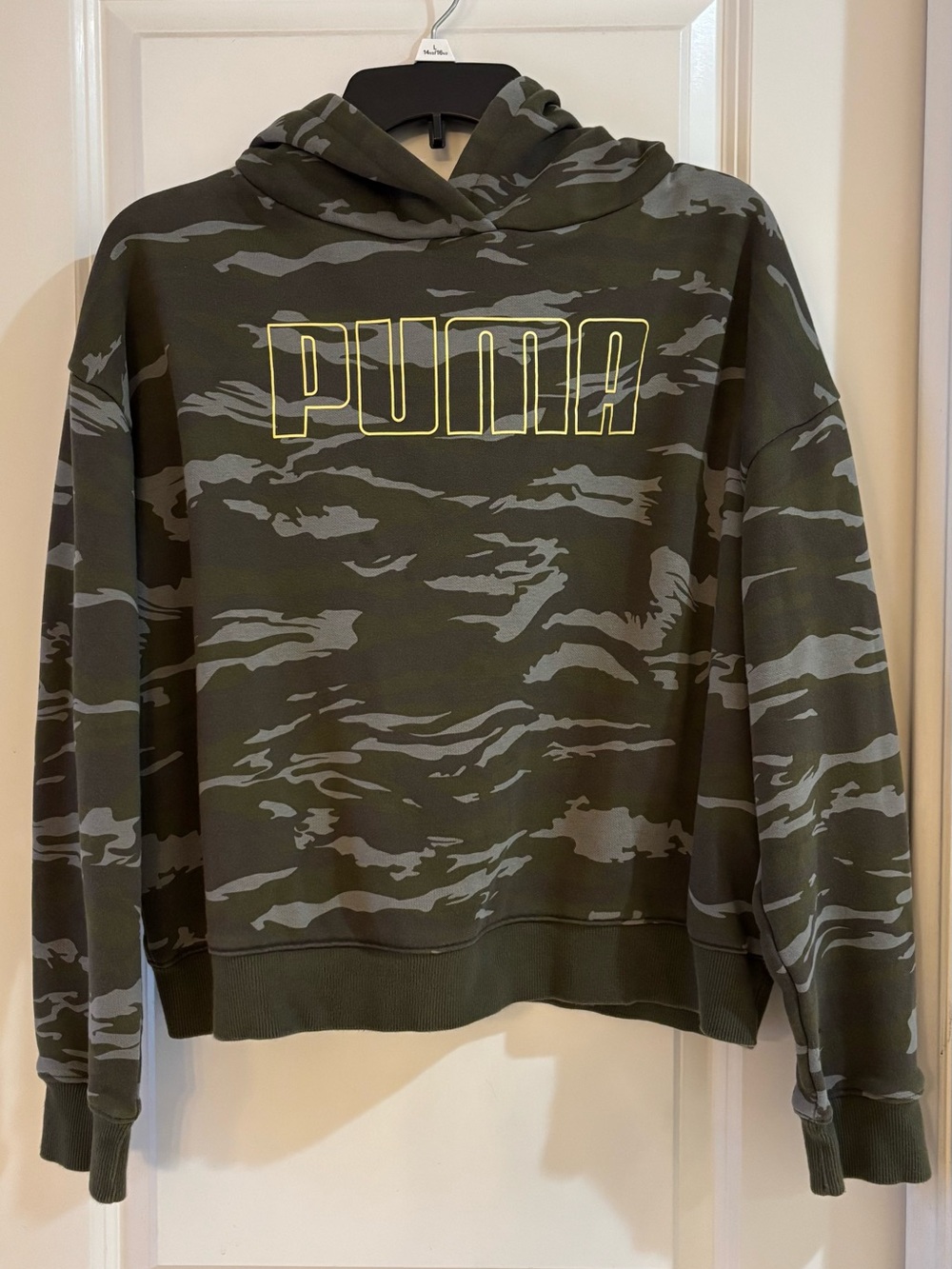 Puma Women’s Oversized Camo Crewneck Sweatshirt M